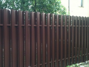 Забор из евроштакетника с утрамбовкой щебнем 100 метров фото под ключ