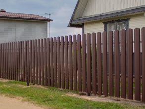 Забор из евроштакетника с забивными столбами 200 метров фото в Советске