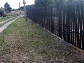 Забор из евроштакетника с забивными столбами 40 метров фото цена под ключ